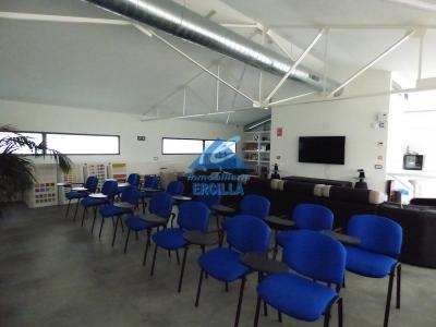 Nave industrial en alquiler con playa privada